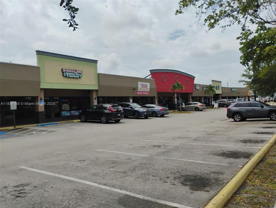 13715 NW 7th Ave 45, North Miami, Floryda 33168, USA