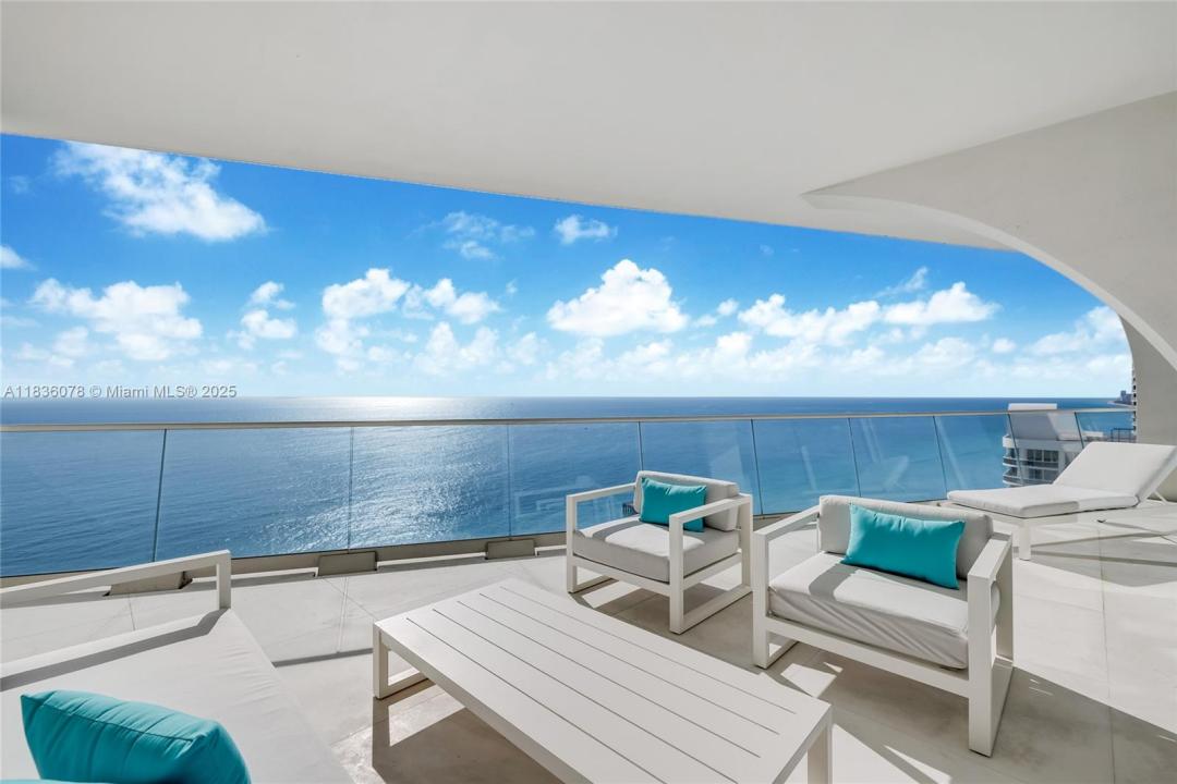 16901 Collins Ave 2702, Sunny Isles Beach, Florida 33160, USA