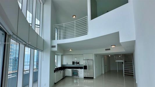 60 SW 13th St 3624, Miami, Florida 33130, USA