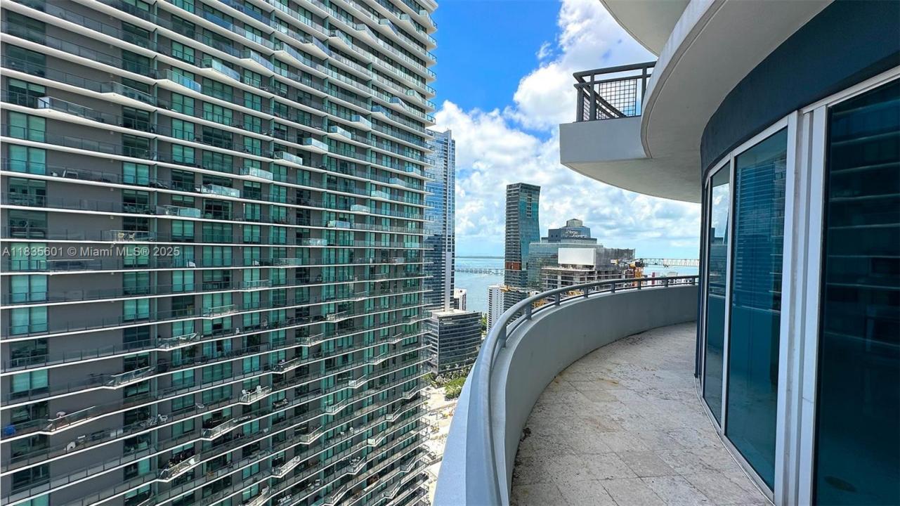 60 SW 13th St 3624, Miami, Floryda 33130, USA