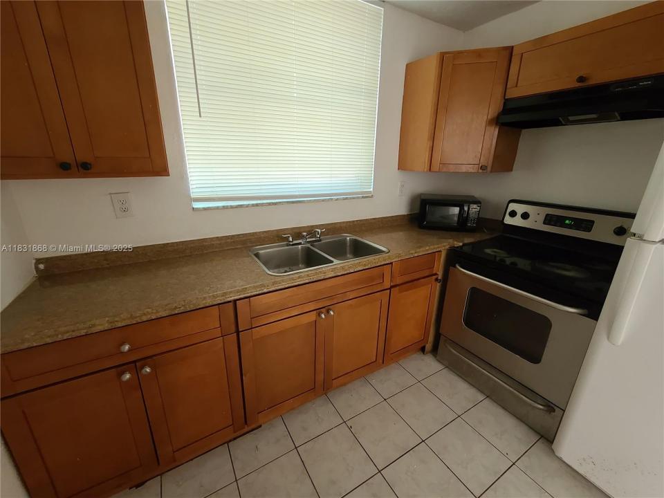 1750 NW 55th Ave 103, Lauderhill, Florida 33313