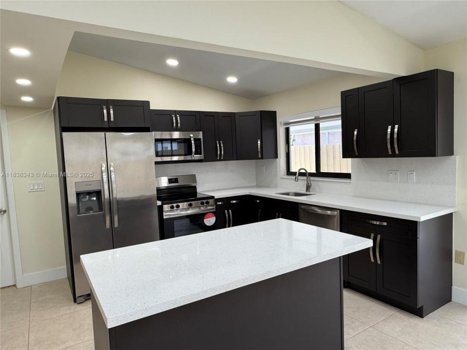 1061 NW 128th Ave, Miami, Florida 33182, Estados Unidos