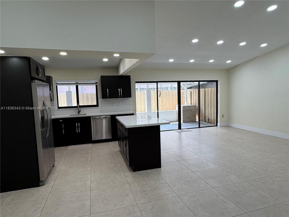 1061 NW 128th Ave, Miami, Florida 33182, Estados Unidos