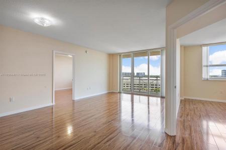 19501 W Country Club Dr 912, Aventura, Florida 33180, USA