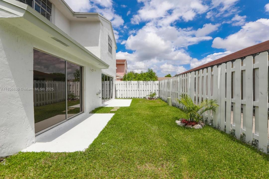3749 NW 107th Way 3749, Sunrise, Florida 33351, USA