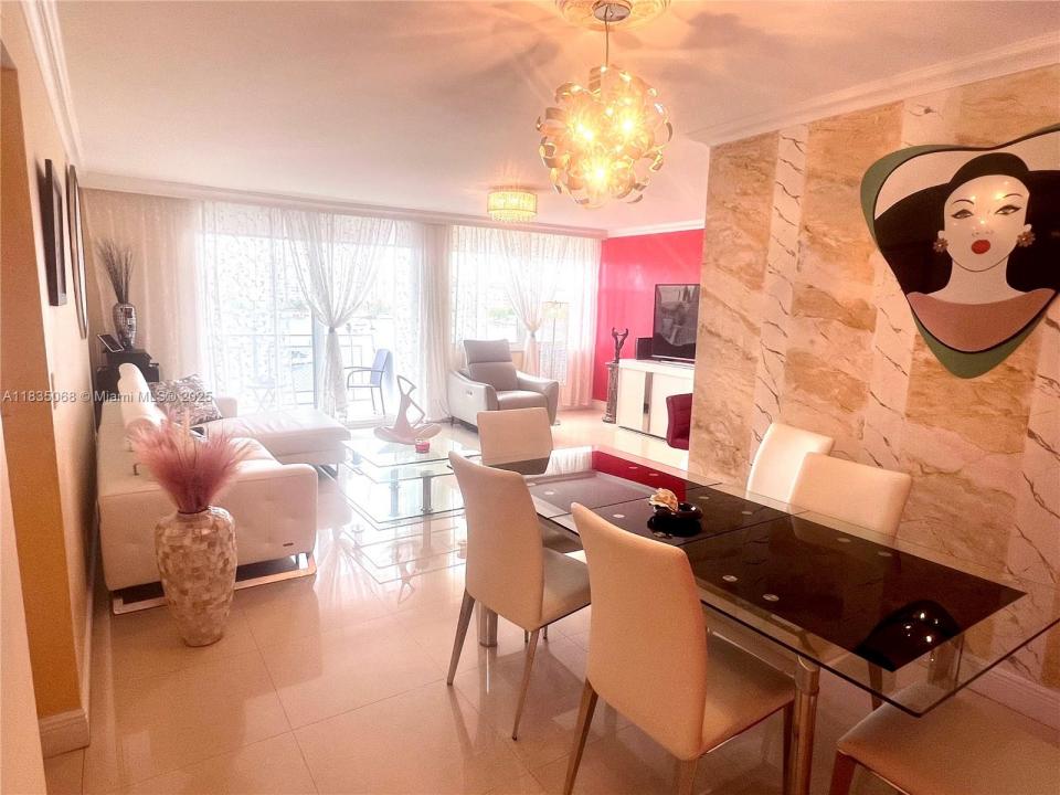 430 Golden Isles Dr 504, Hallandale Beach, Floride 33009, États-Unis