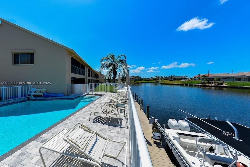 3708 SE 12th Ave 104, Cape Coral, Florida 33904, Estados Unidos