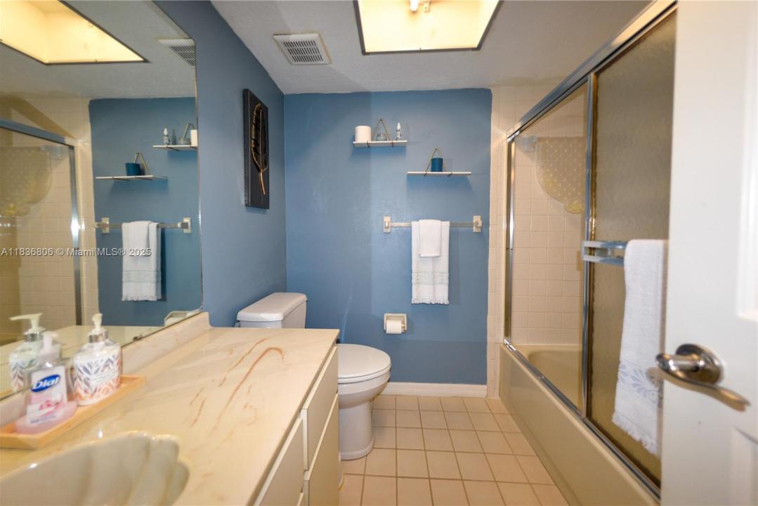 3708 SE 12th Ave 104, Cape Coral, Florida 33904, Estados Unidos