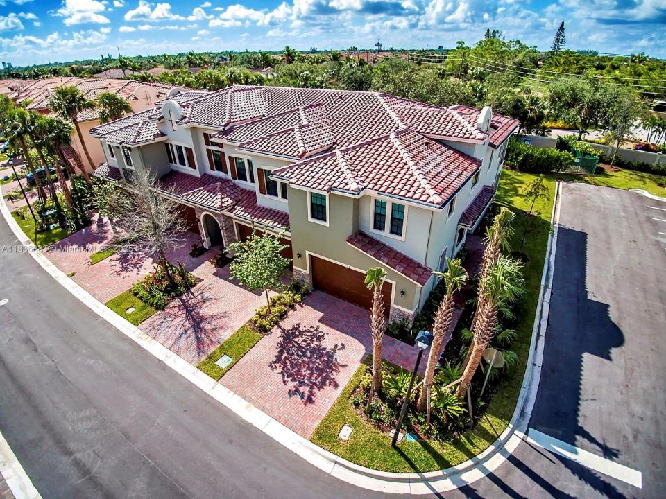 115 SW 127th Terrace, Plantation, Flórida 33325, Estados Unidos