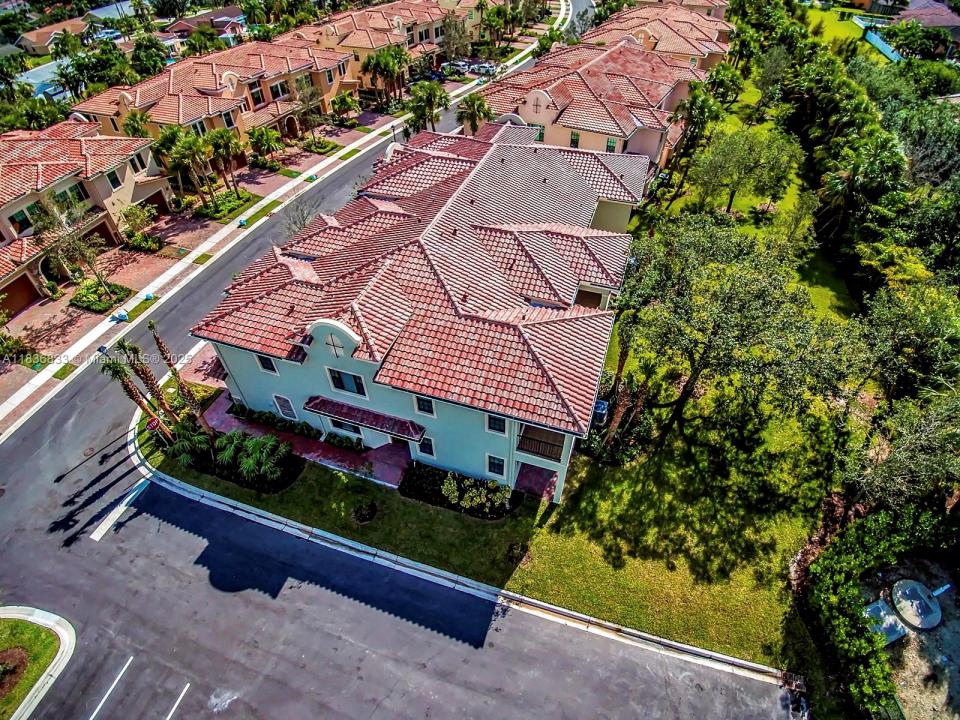 115 SW 127th Terrace, Plantation, Flórida 33325, Estados Unidos