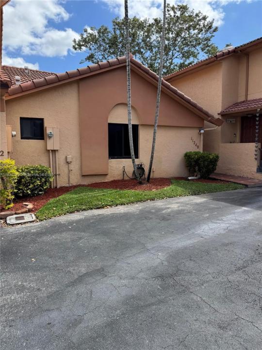 11248 SW 11th St, Pembroke Pines, Florida 33025