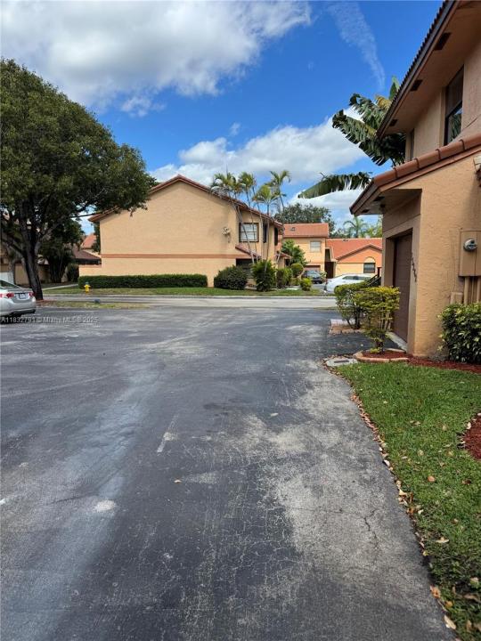 11248 SW 11th St, Pembroke Pines, Florida 33025