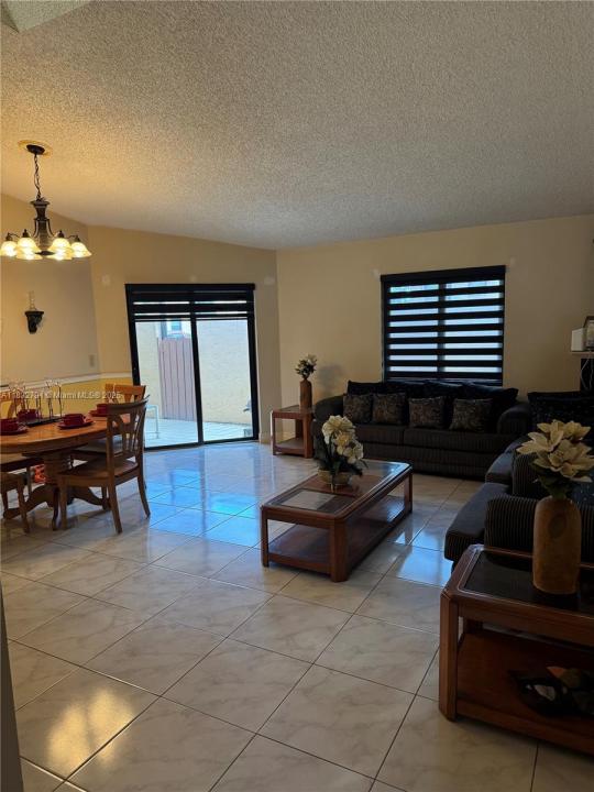 11248 SW 11th St, Pembroke Pines, Florida 33025