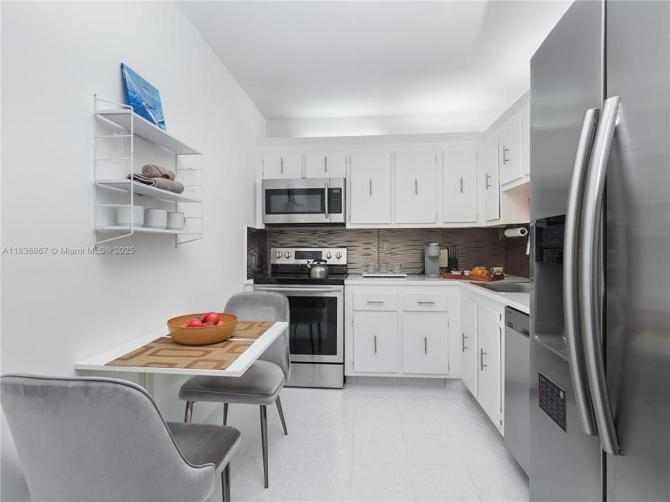 20379 W Country Club Dr 536, Aventura, Florida 33180