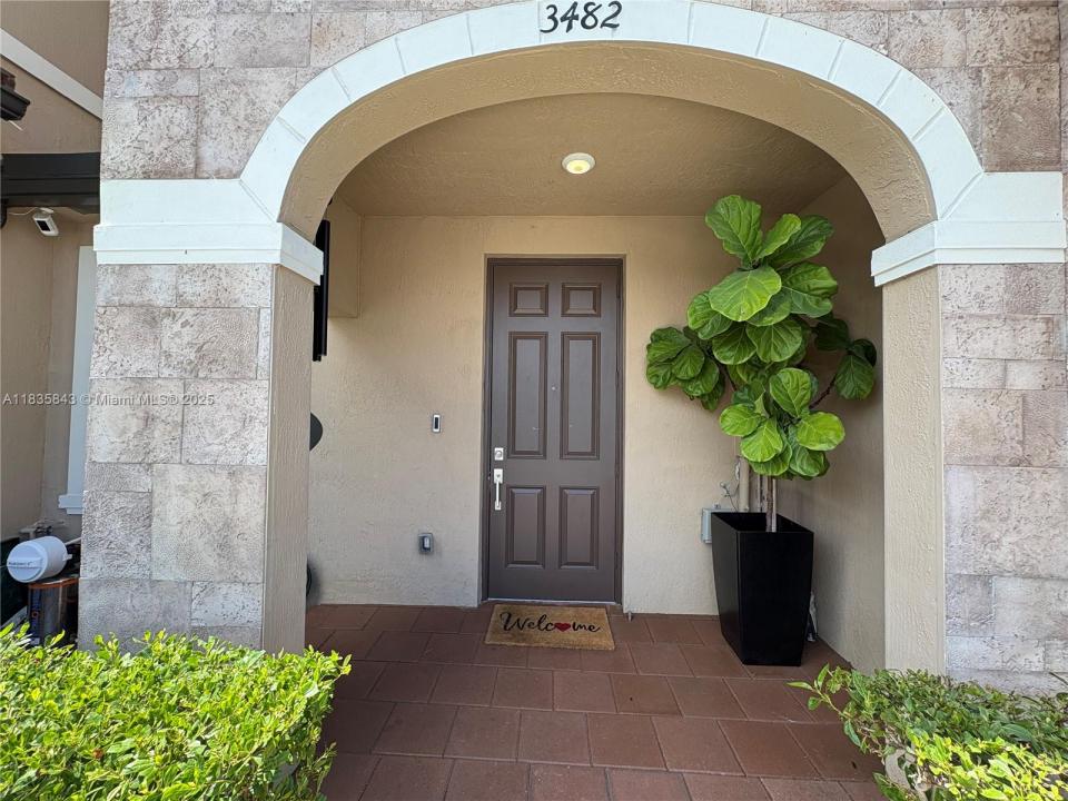 3482 W 114th Ter, Hialeah, Florida 33018, Stati Uniti