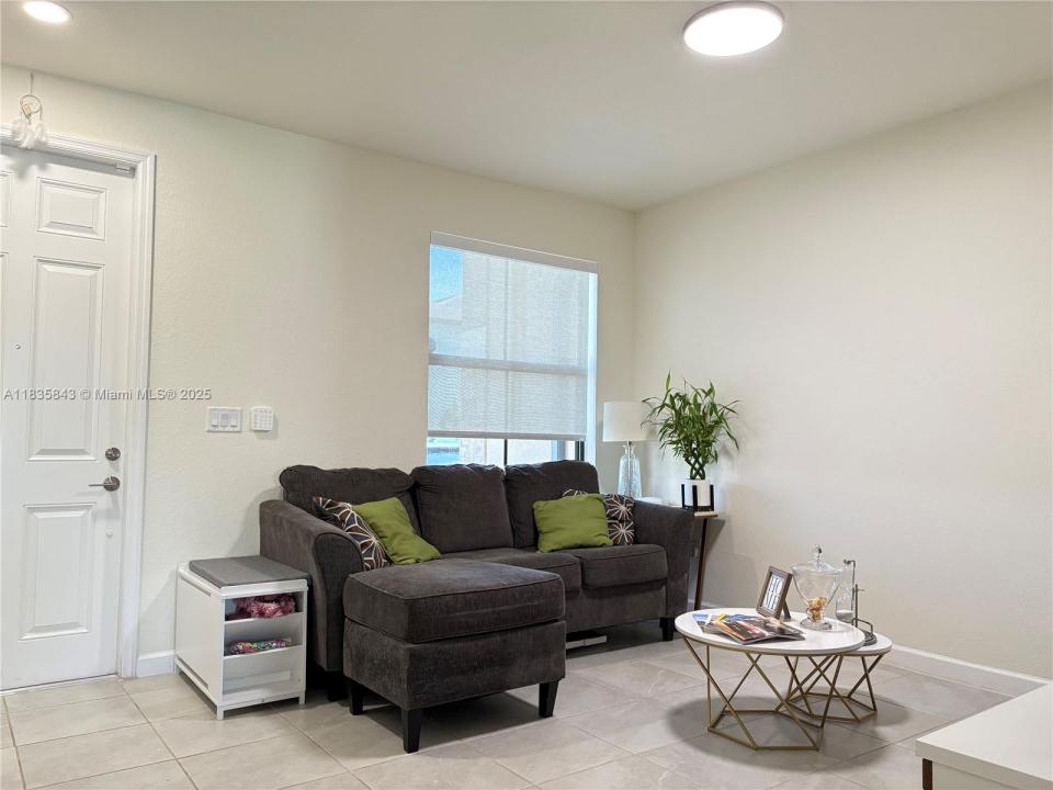 3482 W 114th Ter, Hialeah, Florida 33018, Stati Uniti