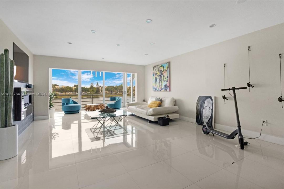 873 NE 195th St 310, Miami, Floride 33179, États-Unis