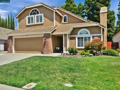 Cedar Brook Ln, Vacaville, California 95687