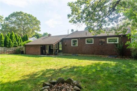 70 Helen Avenue, Warwick, Rhode Island 02886