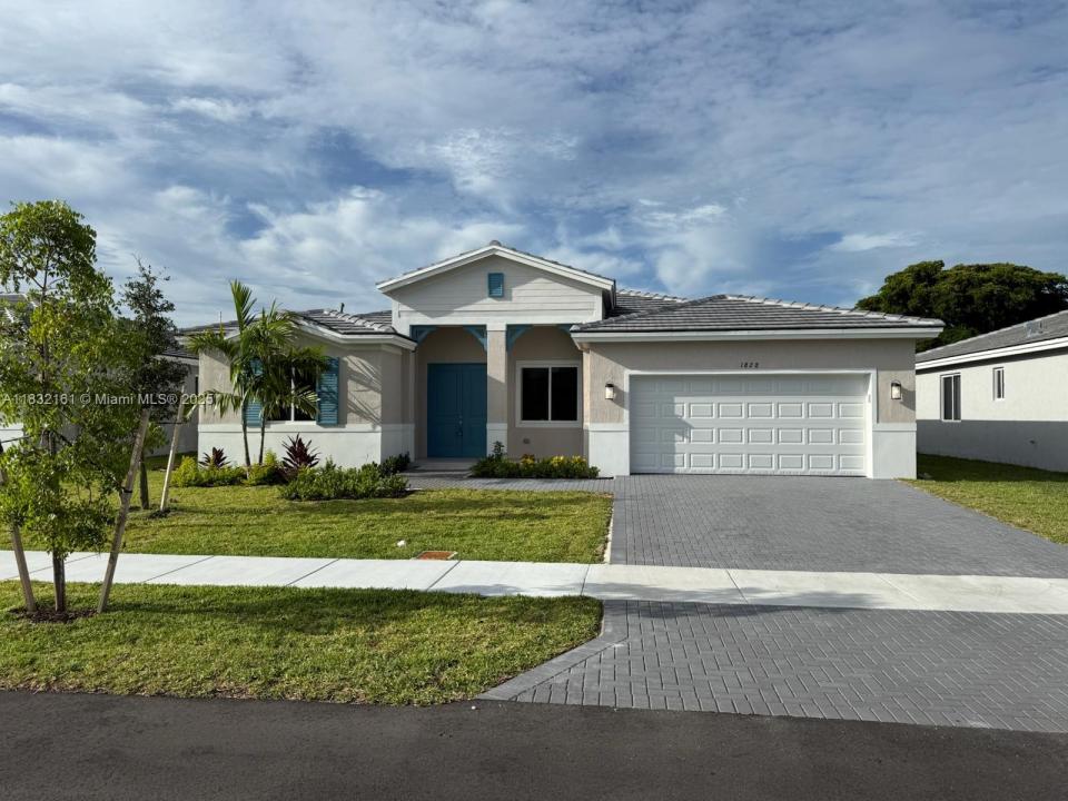 1828 NE 1st St, Homestead, 佛罗里达州 33033, 美国
