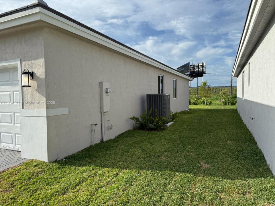 1828 NE 1st St, Homestead, 佛罗里达州 33033, 美国