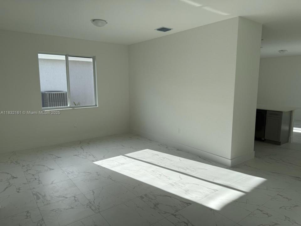 1828 NE 1st St, Homestead, 佛罗里达州 33033, 美国