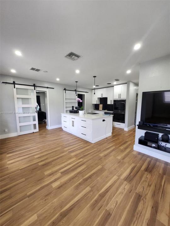 817 NW 17th St, Fort Lauderdale, Flórida 33311, Estados Unidos
