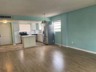 16410 Miami Dr 509, North Miami Beach, Florida 33162, USA