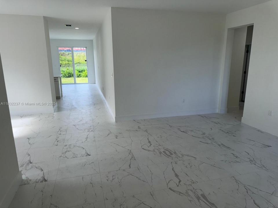 1866 NE 1st St, Homestead, 佛罗里达州 33033, 美国