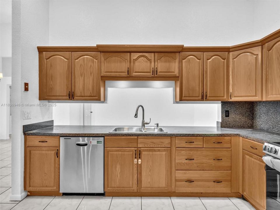 5201 SW 31st Ave 112, Dania Beach, Florida 33312, Stati Uniti