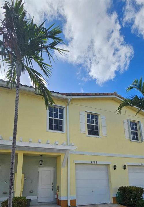 1129 NW 41st Ln, Cricket Club, Lauderhill, Florida 33313