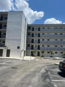 14180 SW 84th St 407-G, Miami, Florida 33183, USA