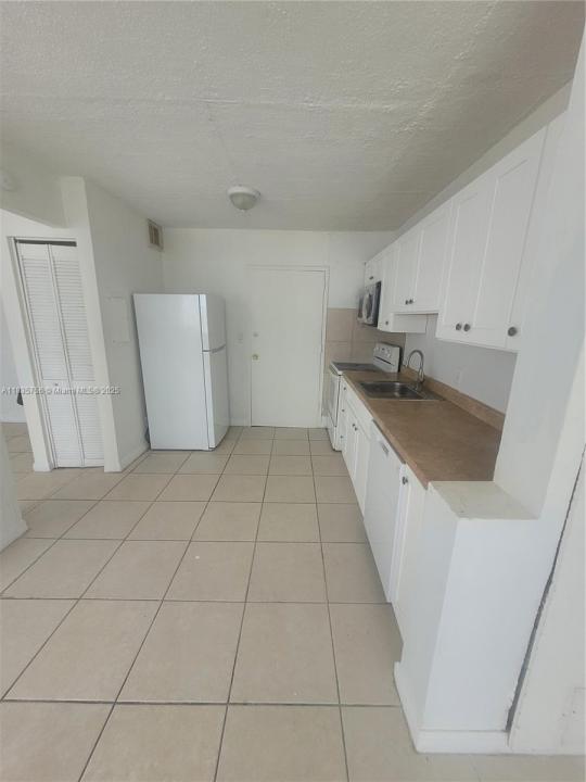2025 NE 164th St 903, North Miami Beach, Floride 33162, États-Unis