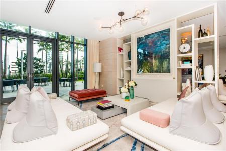 650 NE 32nd St 2205, Miami, Florida 33137, USA