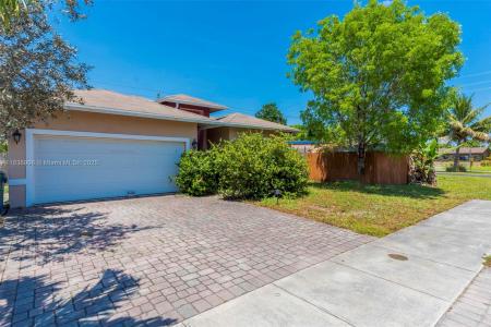 261 NE 41st St, Oakland Park, Florida 33334, USA