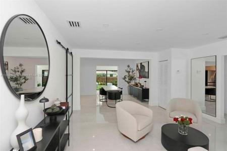 231 NE 45th St, Miami, Florida 33137, USA