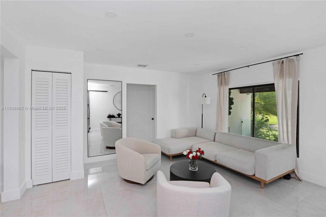 231 NE 45th St, Miami, Floryda 33137, USA