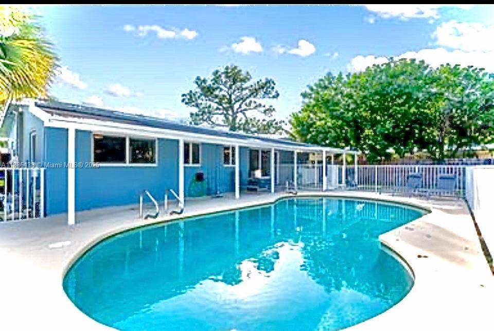 2233 SE 13th St 2233, Pompano Beach, 佛罗里达州 33062, 美国