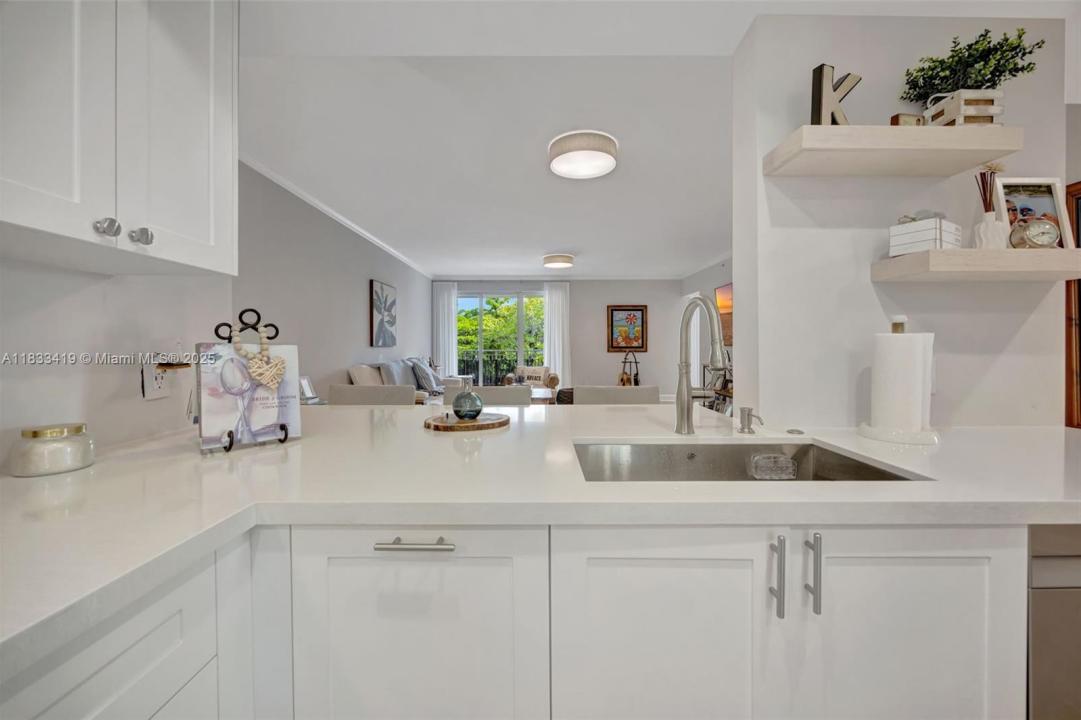 7588 SW 102nd St 203, Pinecrest, Florida 33156