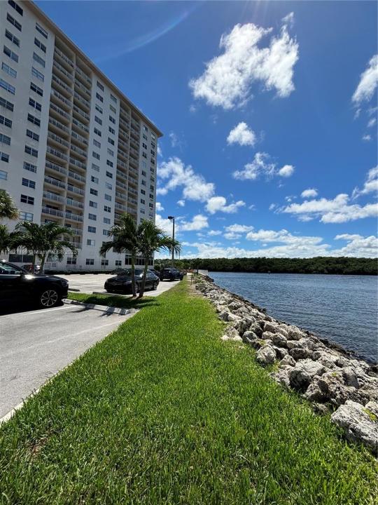400 Kings Point Dr 309, Sunny Isles Beach, フロリダ 33160, アメリカ合衆国