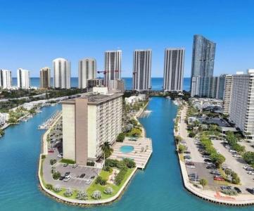 400 Kings Point Dr 309, Sunny Isles Beach, Florida 33160, USA