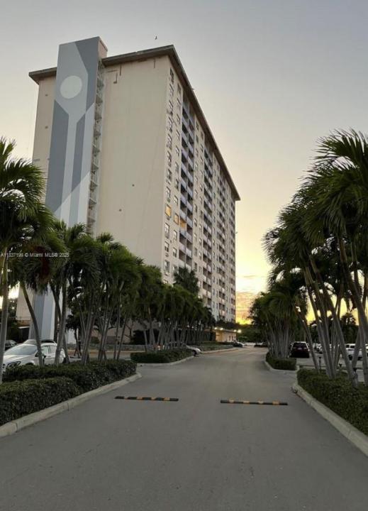 400 Kings Point Dr 309, Sunny Isles Beach, フロリダ 33160, アメリカ合衆国