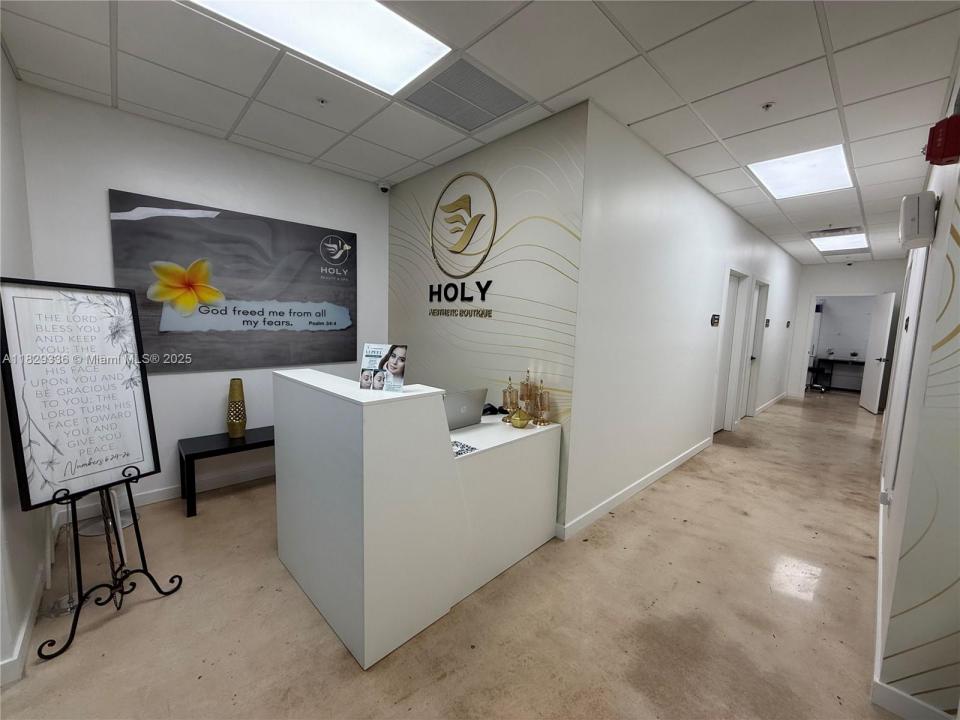 7445 W 4th Ave Unit #110, Hialeah, 佛罗里达州 33014, 美国