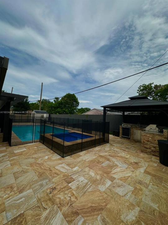 1430 NW 183rd St ., Miami Gardens, Floryda 33169, USA