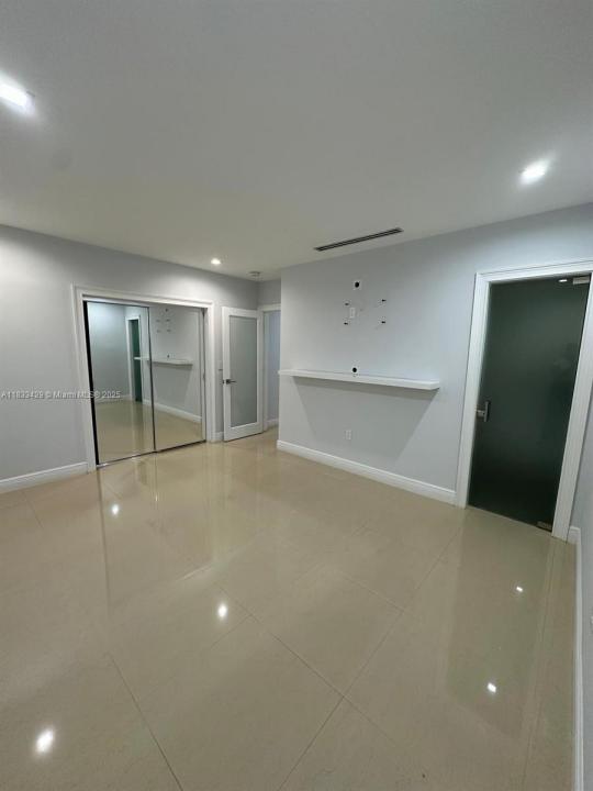 1430 NW 183rd St ., Miami Gardens, Floryda 33169, USA