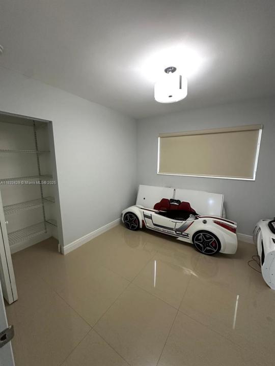 1430 NW 183rd St ., Miami Gardens, Floryda 33169, USA