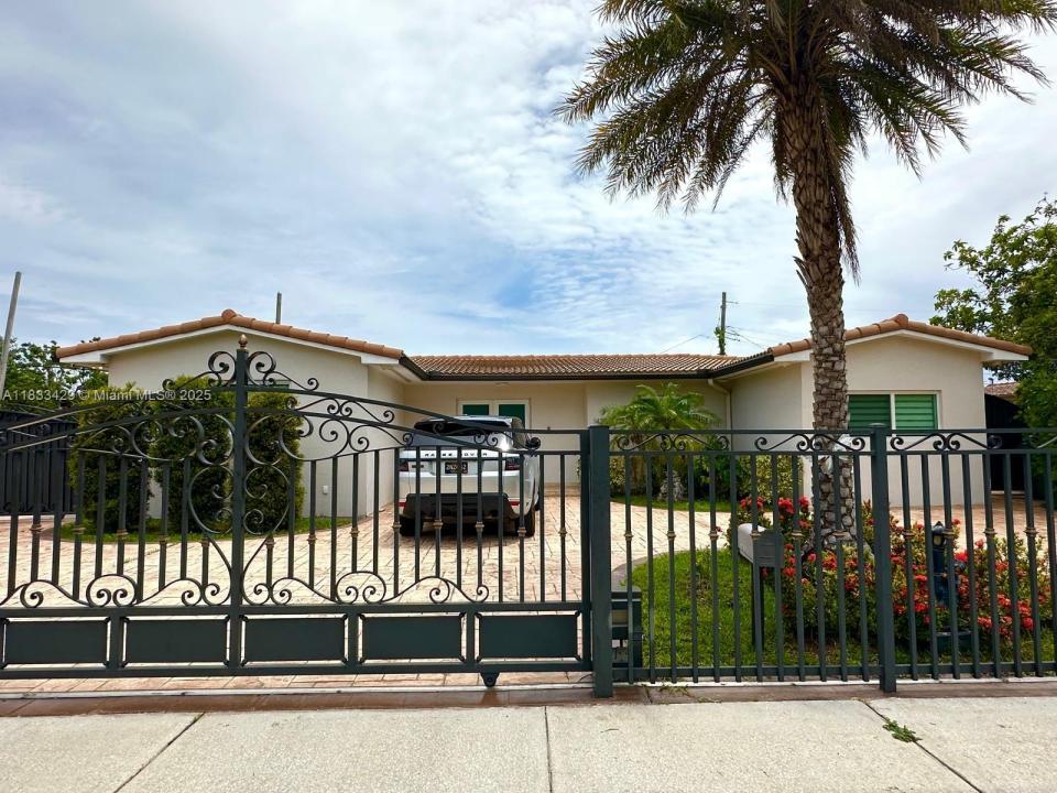 1430 NW 183rd St ., Miami Gardens, Floryda 33169, USA