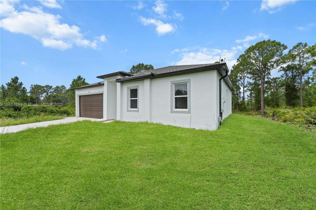 718 Drury Ave, Lehigh Acres, Florida 33974