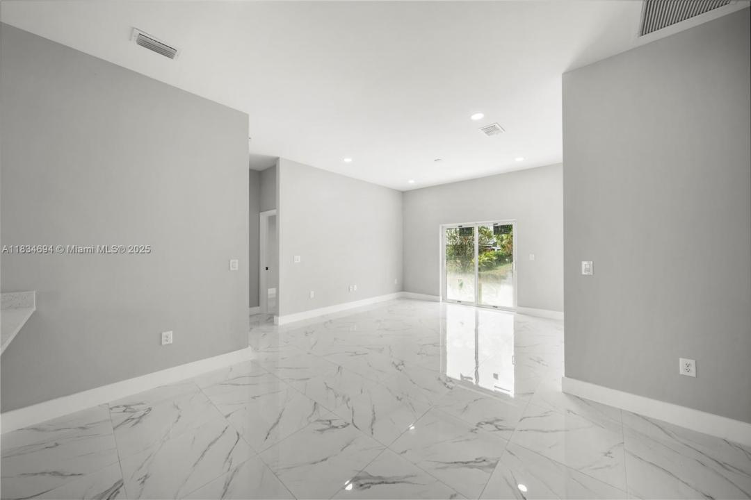 718 Drury Ave, Lehigh Acres, Florida 33974