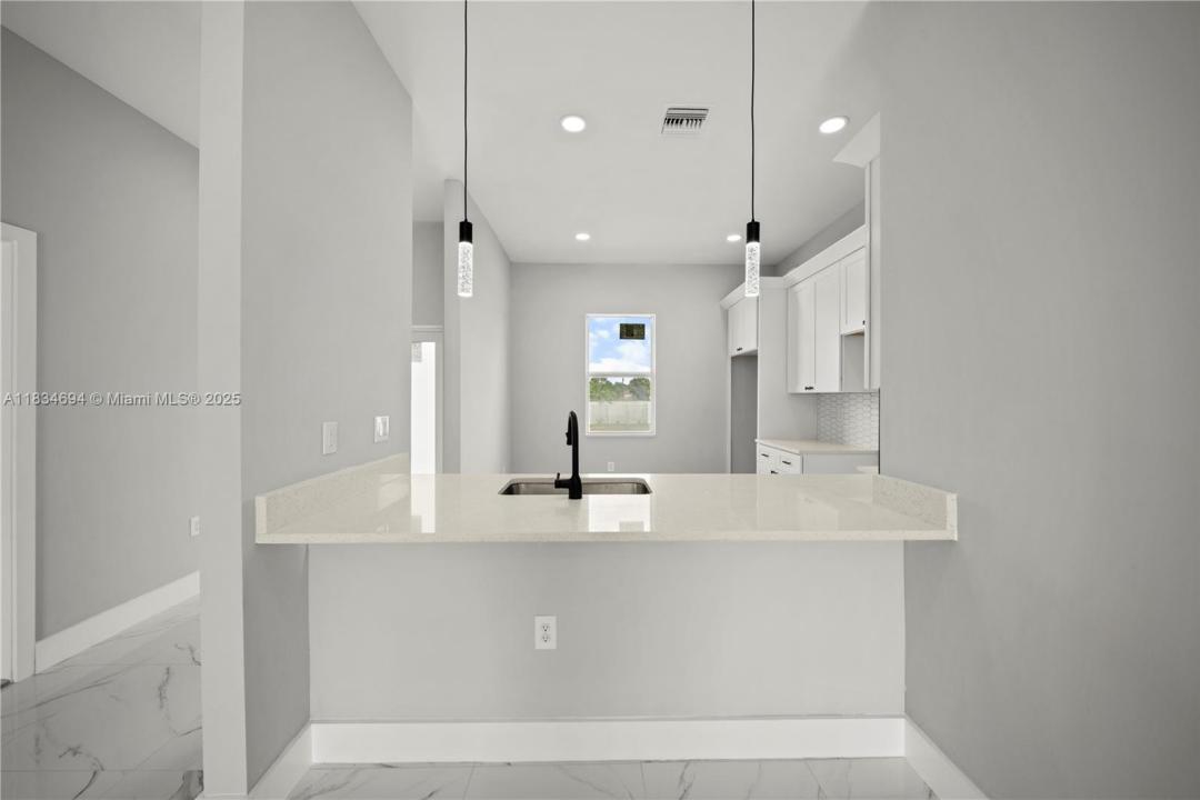718 Drury Ave, Lehigh Acres, Florida 33974